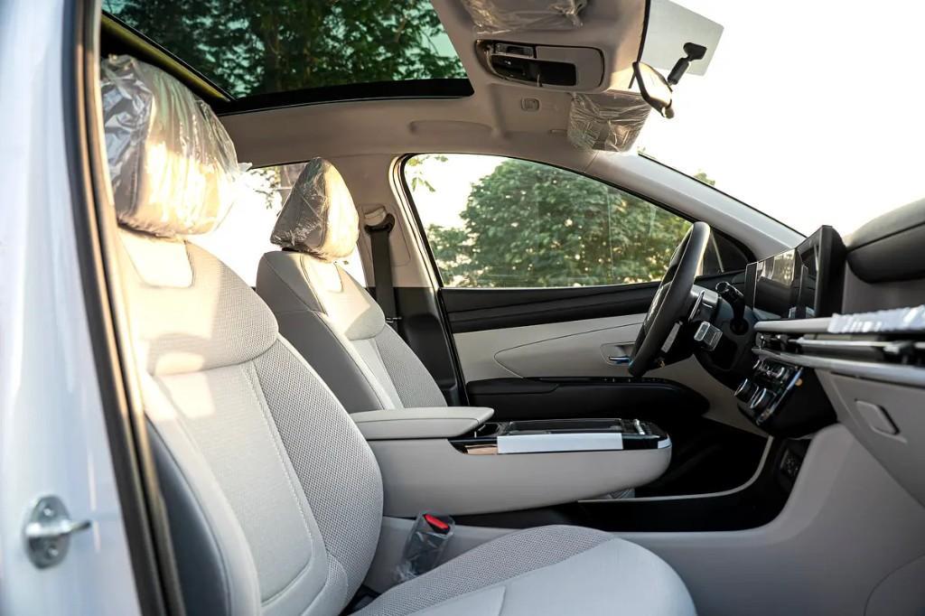 Hyundai Tucson For Rent at Choco Car Rent in Dubai - Image 9