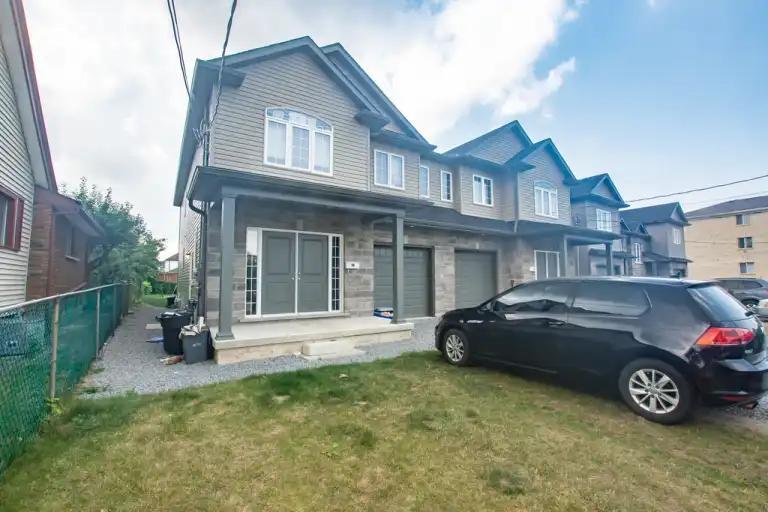 9B Cleveland Street in Niagara Falls - Image 1