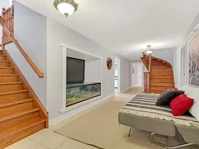 1885 Fairport Rd, Pickering, ON L1V 1T5 in Pickering - Image 1