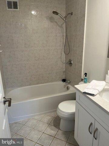 Old Courthouse Rd Ne, Vienna, Home For Rent in Reston - Image 1
