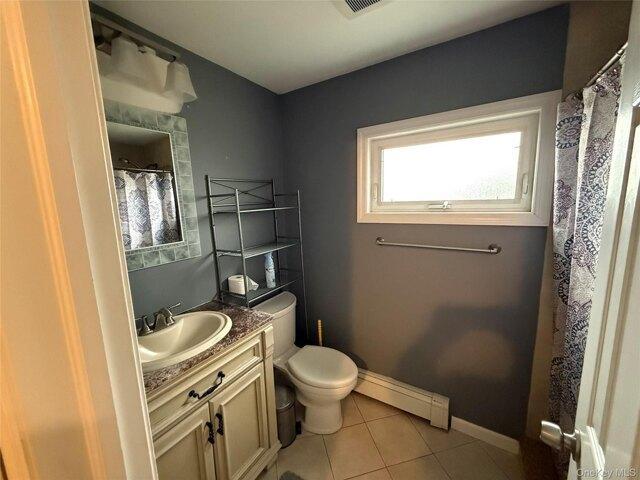 Morning Glory Rd, Levittown, Home For Rent in Babylon - Image 1