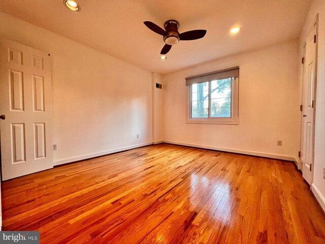 Pooks Hill Rd Unit -, Bethesda, Condo For Rent in Gaithersburg - Image 1