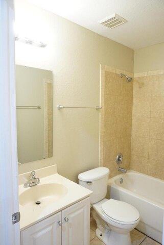 Flamingo Pl, Riviera Beach, Home For Rent in West Palm Beach - Image 1