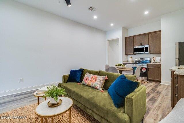 E Main St Ste E, Broussard, Home For Rent in Lafayette - Image 1