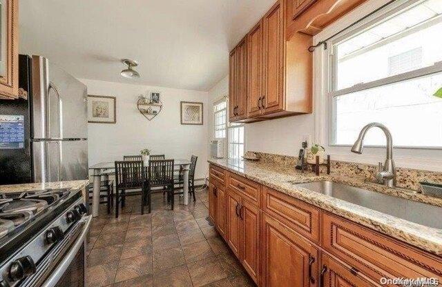 Pine Ln, Valley Stream, Home For Rent in Long Beach - Image 1