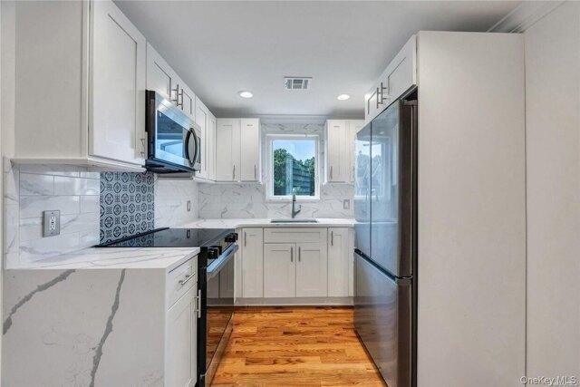 Waverly Ave Unit Second, Patchogue, Home For Rent in Brookhaven - Image 1