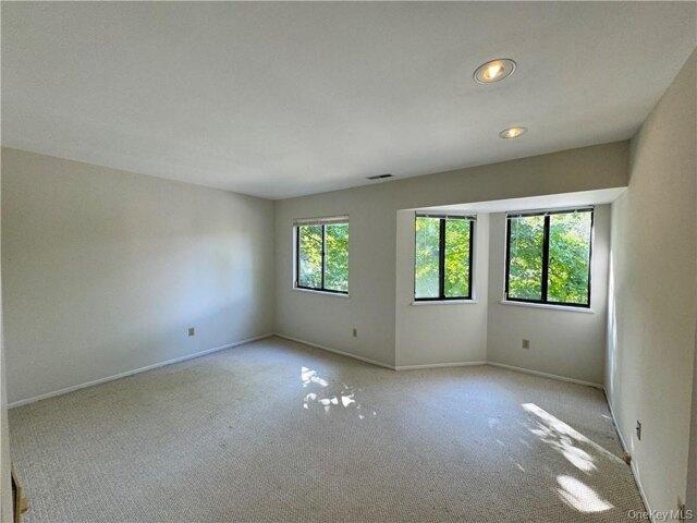 Rambling Brook Rd, Chappaqua, Condo For Rent in White Plains - Image 1