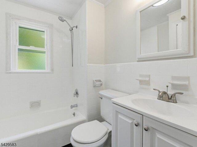 Centennial Ave, Cranford, Home For Rent in Plainfield - Image 1