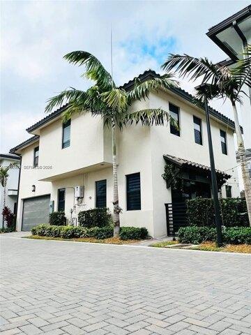 Nw Th Ln, Doral, Home For Rent in Miami - Image 1
