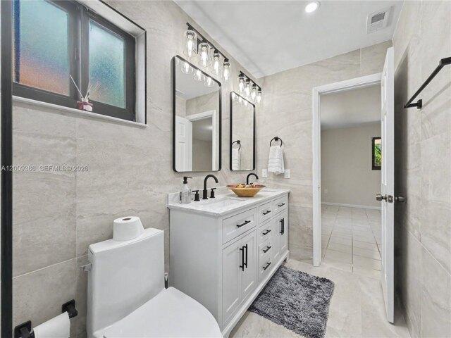 N Waterway Dr Unit,miami, Home For Rent in Miami - Image 1