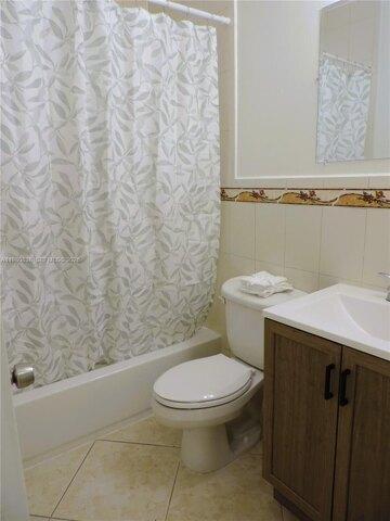 Sw Th Ter Unit Front, Miami, Home For Rent in Miami - Image 1