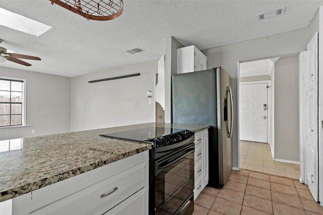 Kelly Elliott Rd, Arlington, Home For Rent in Arlington - Image 1