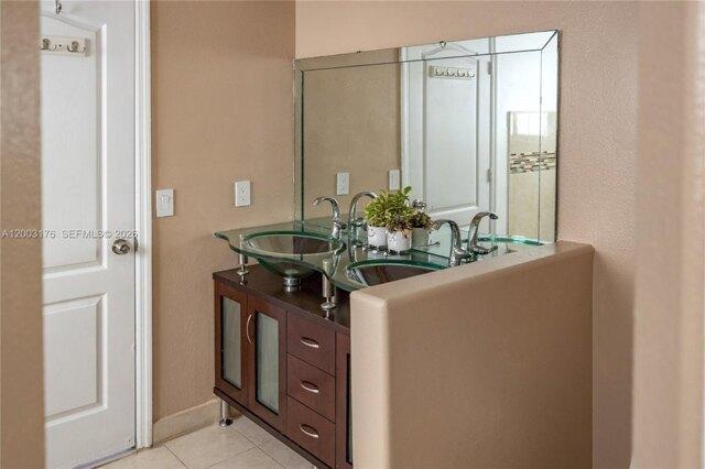 Sw Th Ter Unit,miami, Home For Rent in Kendall - Image 1