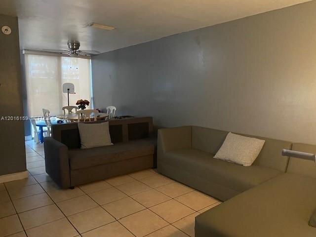 Sw Th St Unit,south Miami, Condo For Rent in Kendall - Image 1