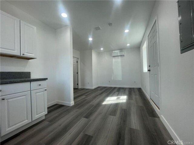 Dunbar St Unit B, Palmdale, Home For Rent in Lancaster - Image 1