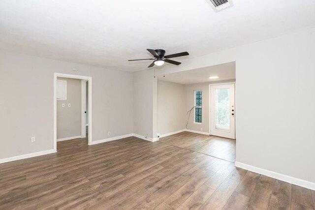 S Broadway St, La Porte, Home For Rent in Pasadena - Image 1