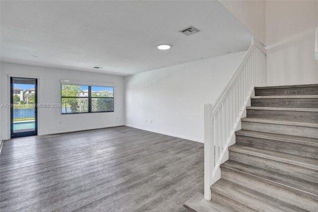 Ne St Ter, Miami, Home For Rent in Hialeah - Image 1