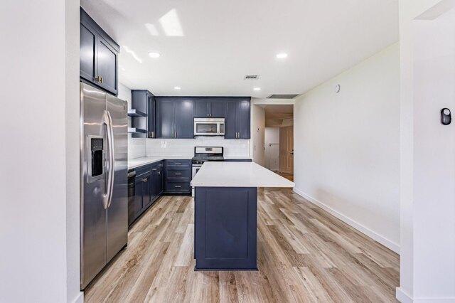 Ball, Galveston, Home For Rent in Galveston - Image 1
