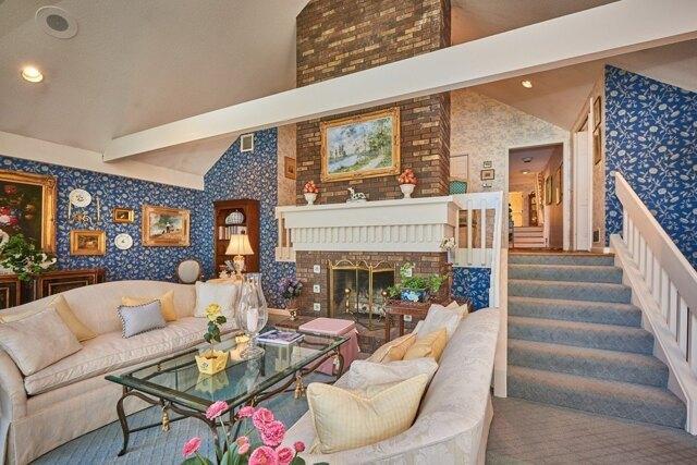 Highridge Rd, Wilbraham, Home For Sale in Springfield - Image 1