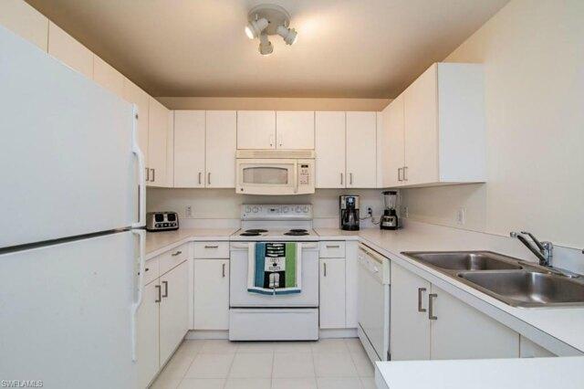 Roma Ct Unit -, Naples, Condo For Rent in Bonita Springs - Image 1