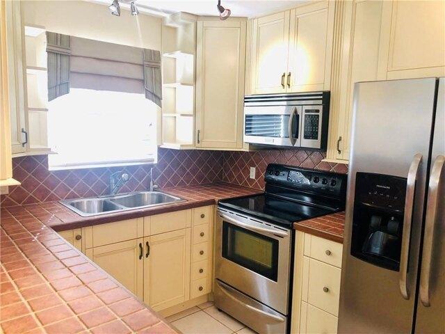 Farnham F Unit,deerfield Beach, Condo For Rent in Pompano Beach - Image 1