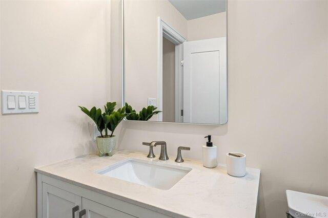 Tennessee Ave, Long Beach, Home For Rent in Long Beach - Image 1