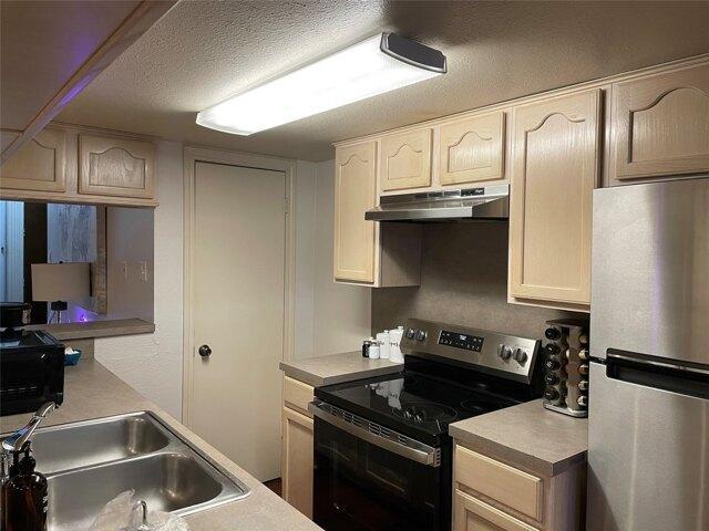 Strand St Unit,galveston, Home For Rent in Galveston - Image 1