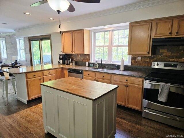 Beachfern Rd, Center Moriches, Home For Rent in Brookhaven - Image 1