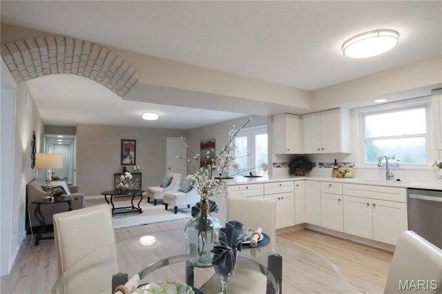 Olive Blvd, Chesterfield, Home For Rent in Saint Charles - Image 1