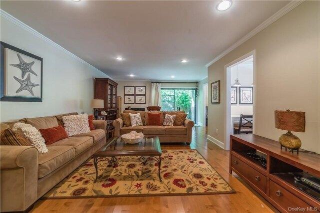 Birchwood Close, Chappaqua, Condo For Rent in White Plains - Image 1