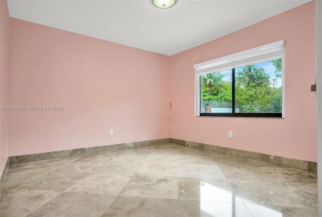 Sw Th Ave, Miami, Home For Rent in Kendall - Image 1