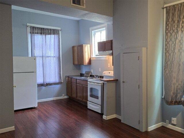 Market St Apt,galveston, Home For Rent in Galveston - Image 1
