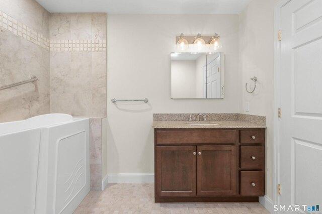 Madeline Dr, Ridgefield, Home For Rent in Danbury - Image 1