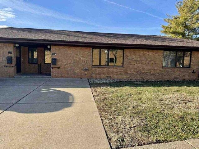 Grant St Apt,bettendorf, Home For Rent in Davenport - Image 1