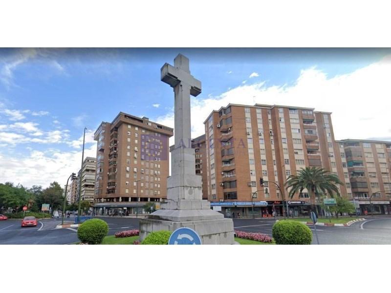 PISO CENTRO ALQUILER ESTUDIANTES 5 HABITACIONES en Cáceres - Imagen 1