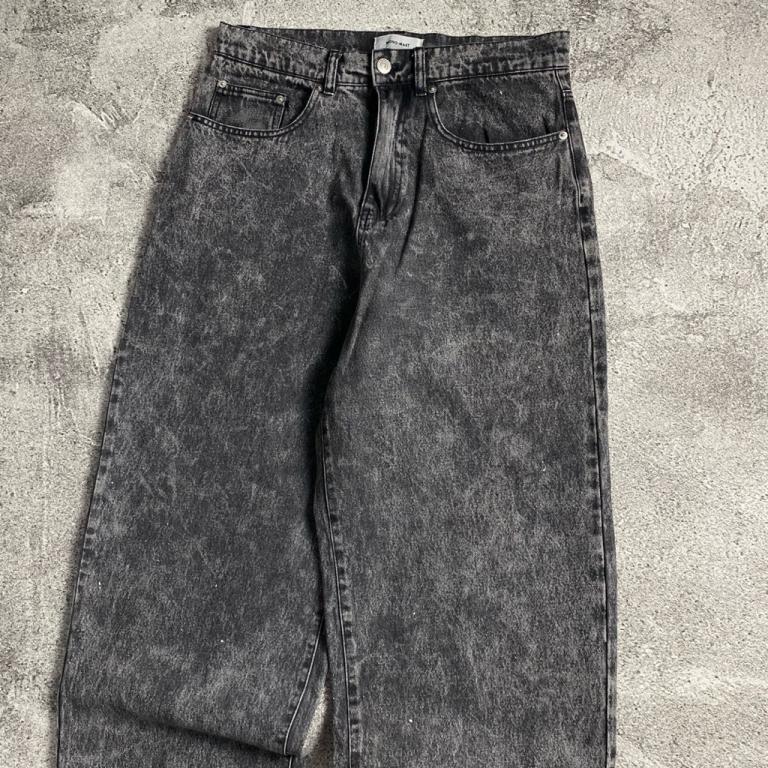 MONOMART GREY WASH HIGHWAIST JEANS in Kuala Lumpur - Image 1