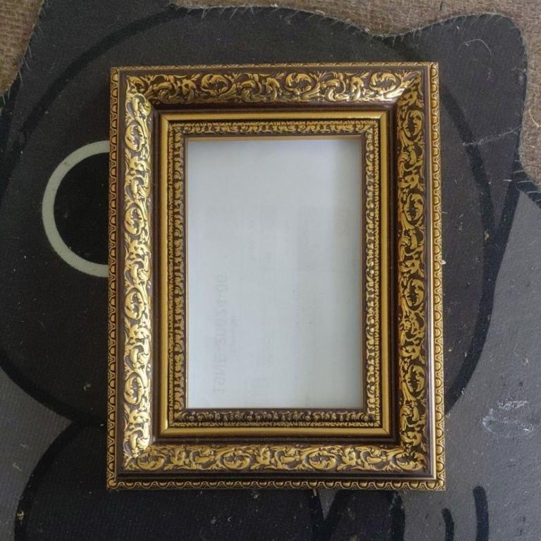 Single Layer Frame Add A Picture Size Of 9-20 Inches. in Selayang Baru - Image 1