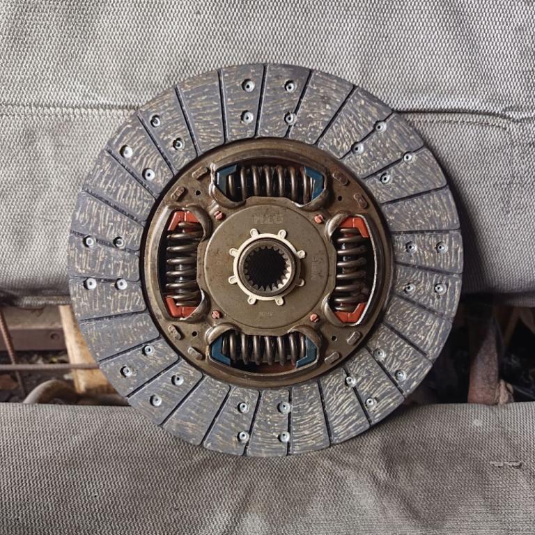 Clutch lining Innova Reborn Hilux Revo Fortuner VRZ Diesel … in Kajang - Image 1