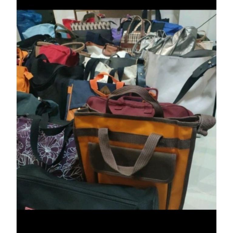 3 Canvas Bags Second Hand Sold Only In Live Broadcasts. … in Balakong - Image 1