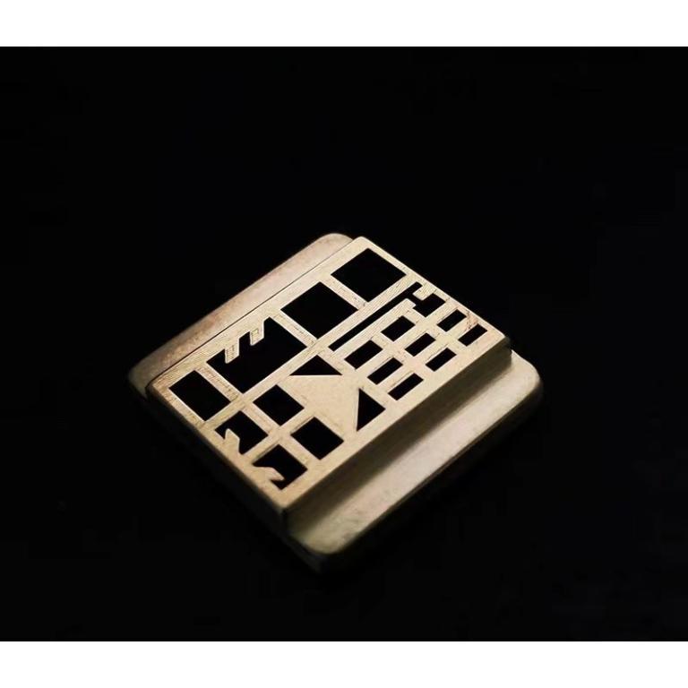 Hot Shoe Cover Chinese Characters Silver And Gold Flowing … in Shah Alam - Image 1