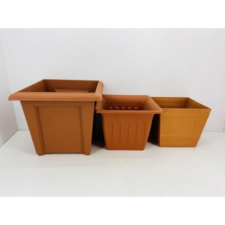 PASU PLASTIC / FLOWER POT in Mandai - Image 1