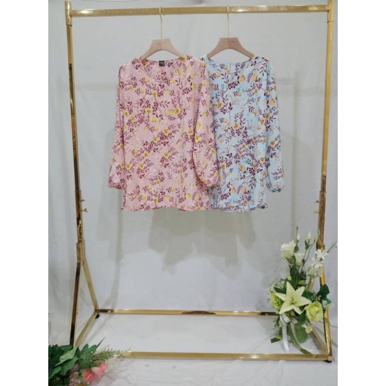 BLOUSE FLOWER FASHION READY STOK in Taman Johor Jaya - Image 1