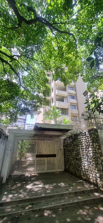 APARTAMENTO - LA FLORIDA - 208 Mts2 en Venezuela - Imagen 2