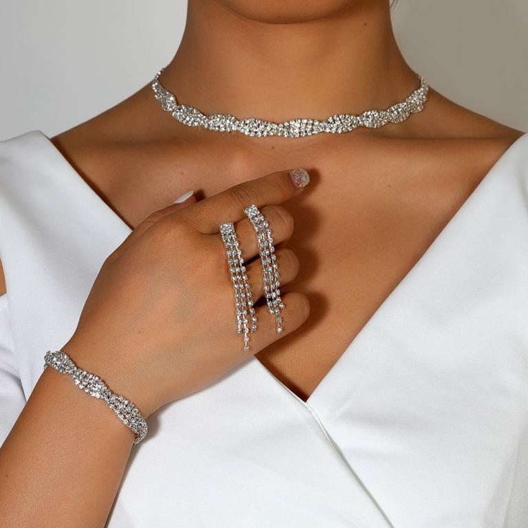 4PC Luxury Rhinestone Jewelry Set, Twisted Chain Necklace & … in Bishan - Image 1