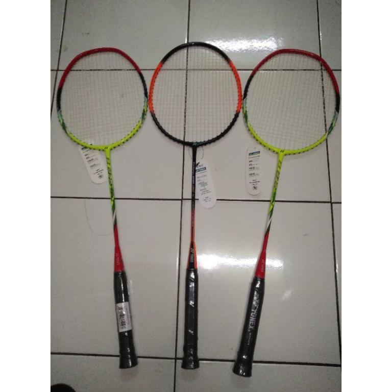 YONEX SL PARASITE BADMINTON RACKET + IMPORTED BAG in Mandai - Image 1