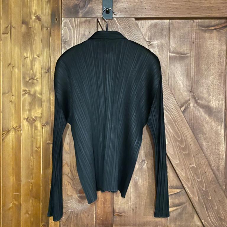 PLEATS PLEASE Issey Miyake Black Model Jacket in North-Eastern Islands - Image 1