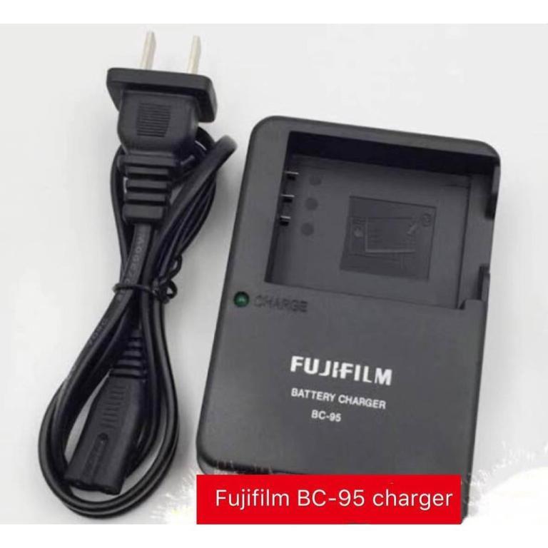 Digital Camera Battery Charger BC-95 Compitable for … in Pasir Ris - Image 1