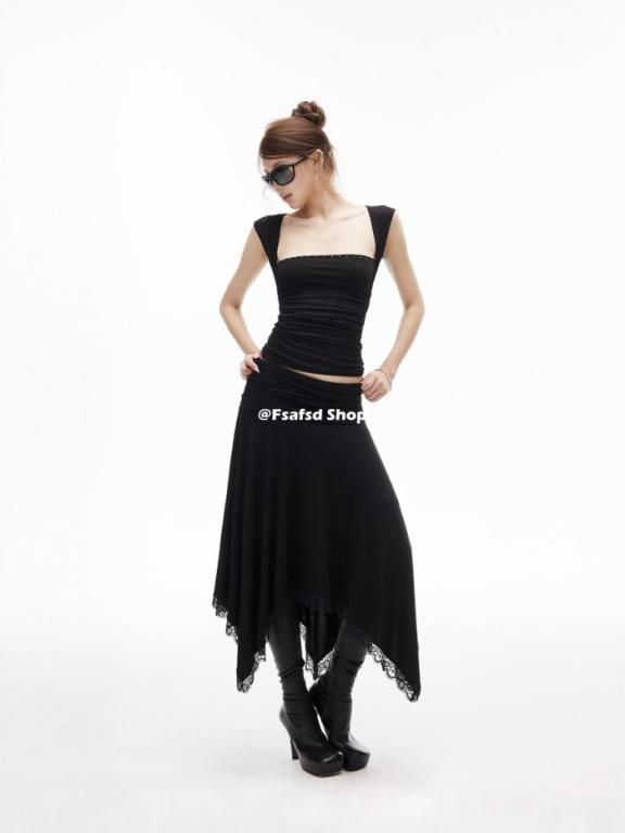 Low-cut Large Flat Rivets Hot Rivets Pleated T-shirt Solid Color in Novena - Image 1