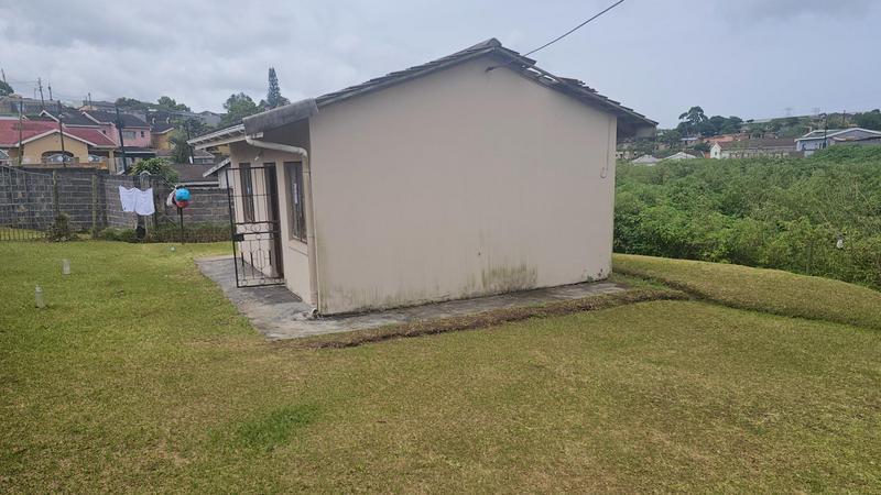 House 1925-ref-432 for Sale in Kwamakutha, Amanzimtoti in Umlazi - Image 1