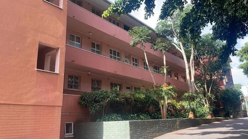 Apartment / Flat 1054-ref-4083 for Sale in Morningside, Durban in Pinetown - Image 1